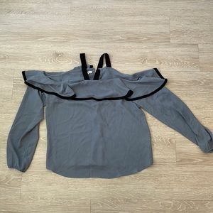 Long sleeve, shoulder cut off